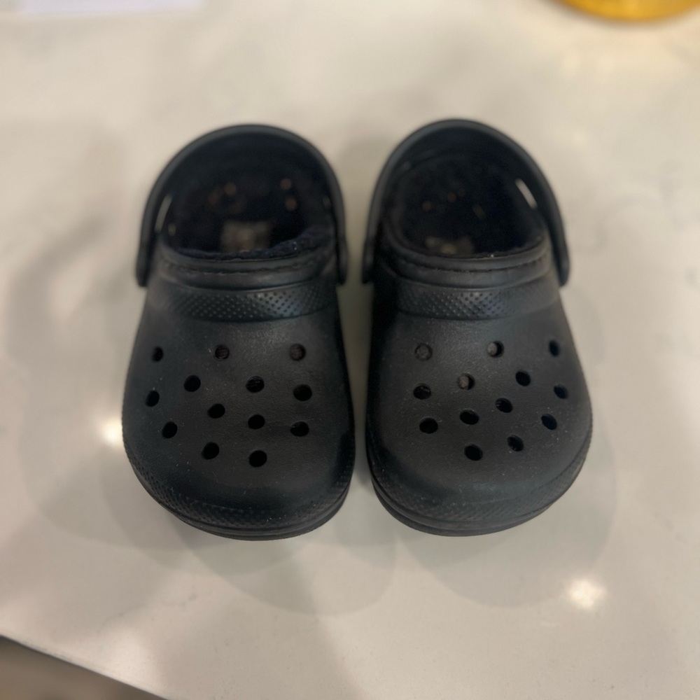 Toddler Fuzzy Crocs Toddler 6